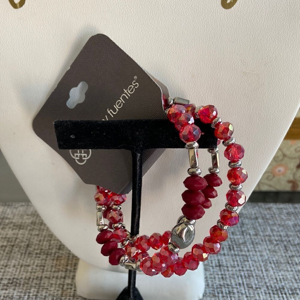 Daisy Fuentes Elastic 3 bracelets Beads red and silver color NWT
